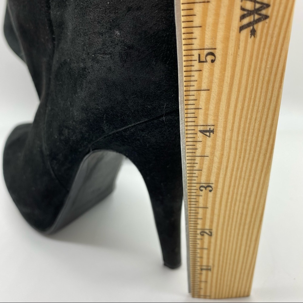 Cynthia Rowley-Black Suede Leather Round Toe Heel Mindy Bootie 37.5 / 7.5 US - Picture 4 of 8